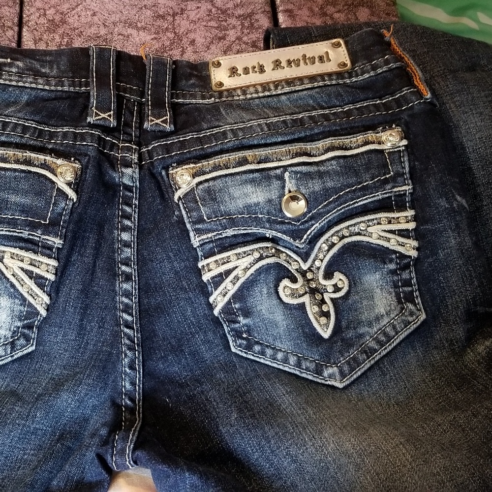 ~SOLD~Rock Revival Jeans